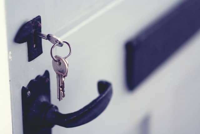 keys in door locks changed by landlord after evicting someone without a lease